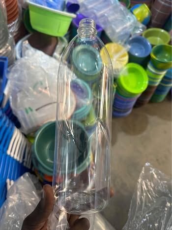 Bouteille transparente de 1,5L