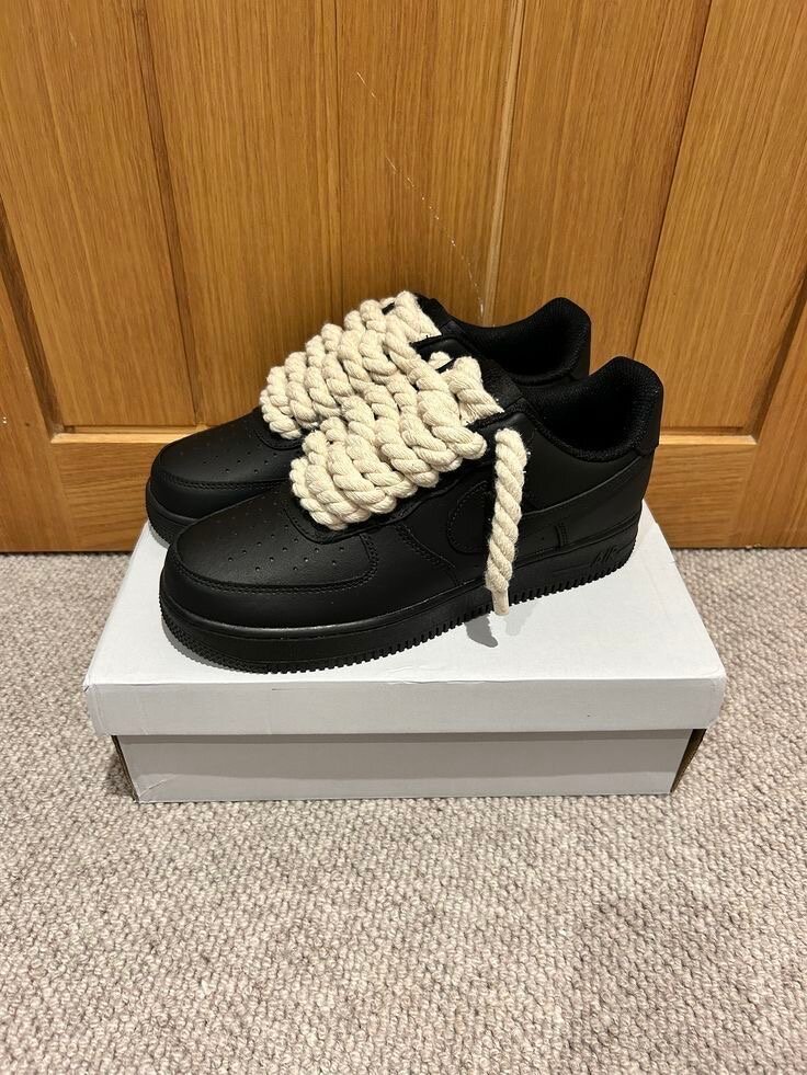 Baskets modernes à lacets épais