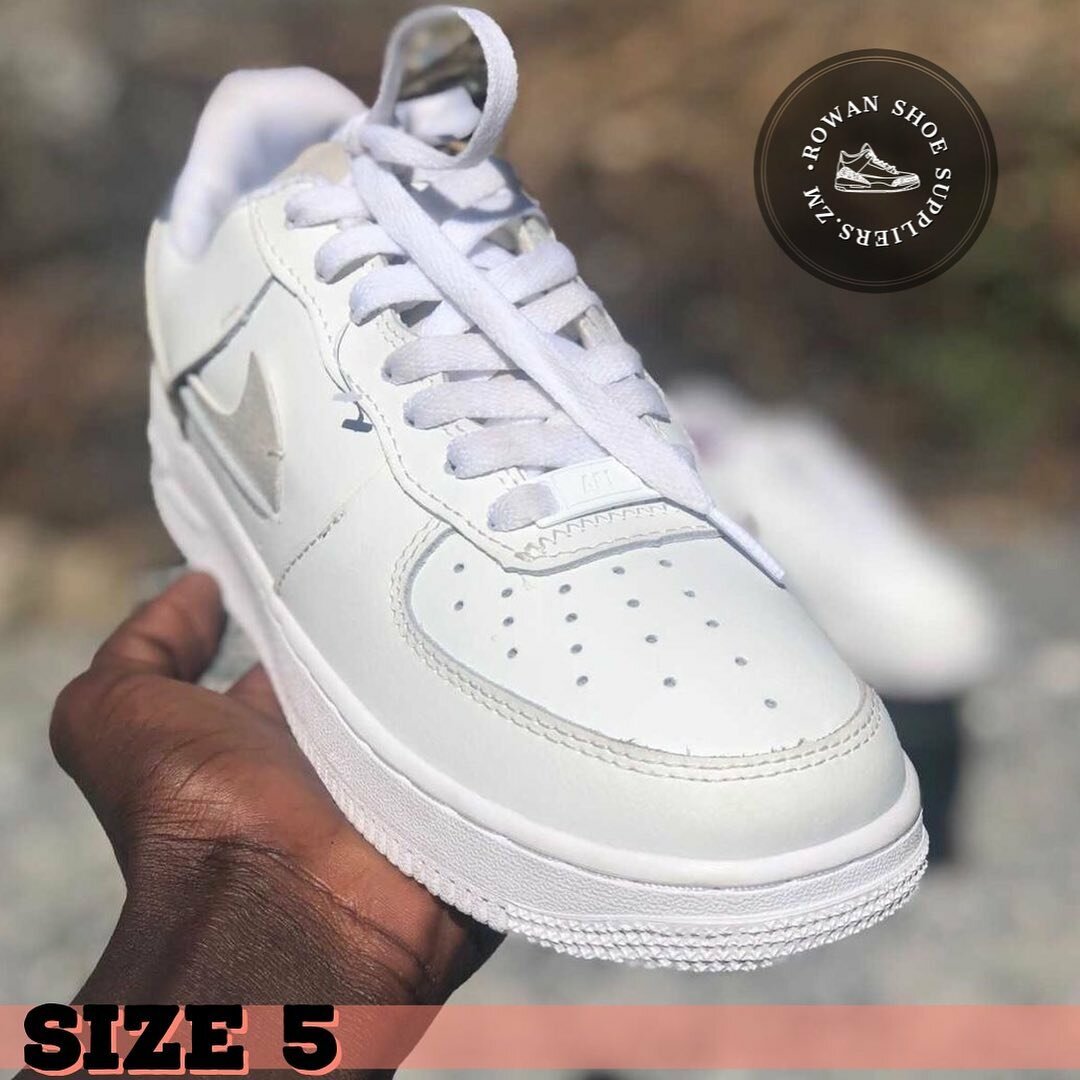 SNEAKERS AIR FORCE 1 white  size 5 only