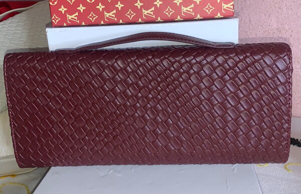 Sac à main en cuir tressé