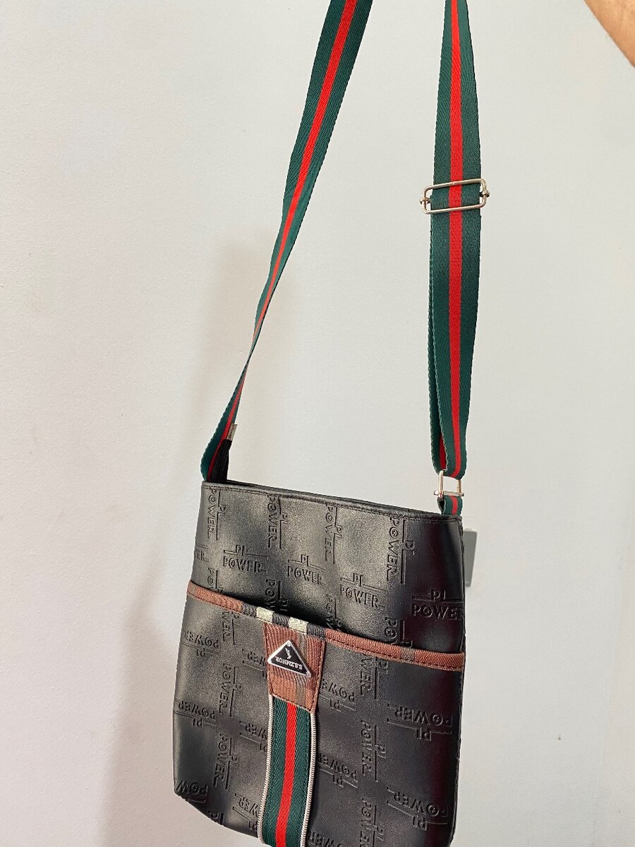 Cross shoulder bag