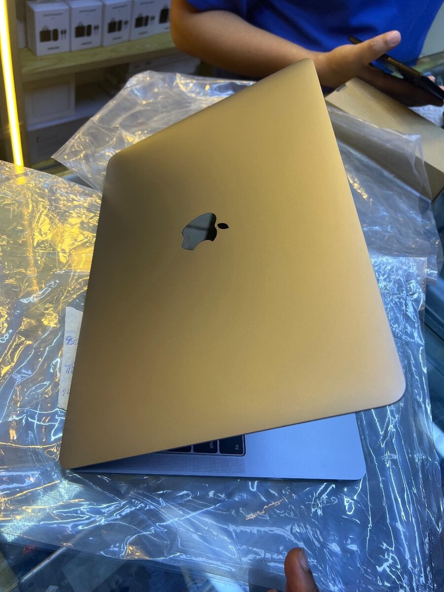 Macbook  pro 2019 16/512SSD