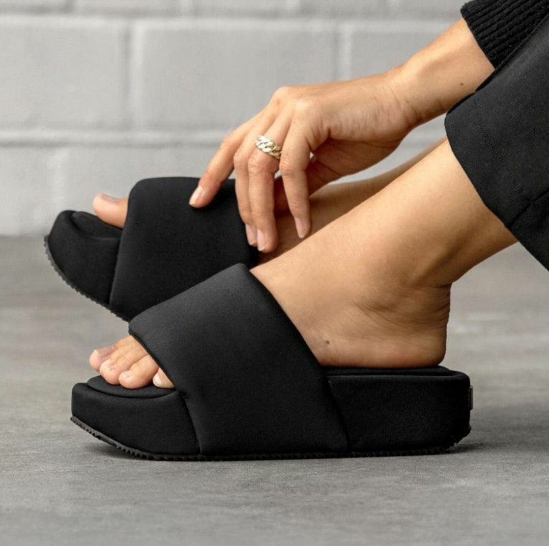 Y-3 Solid Branded Slippers