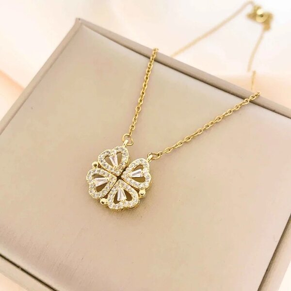 Collier pendentif trèfle doré