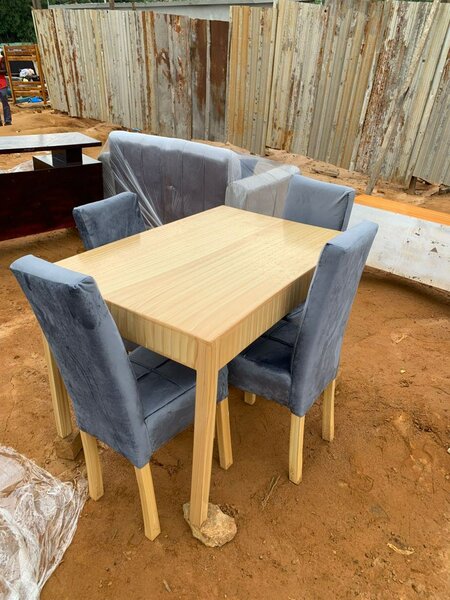 Ensemble table et chaises salle à manger