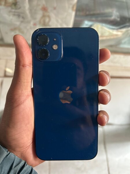 Apple i phone 12