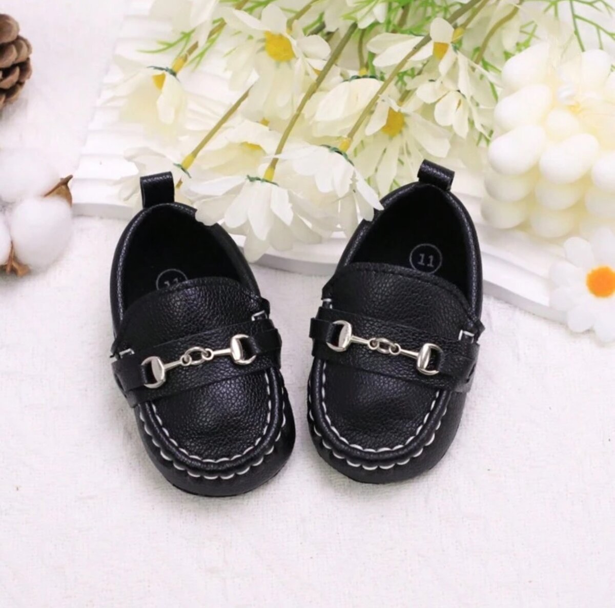 Antislip baby shoes. 12-18M