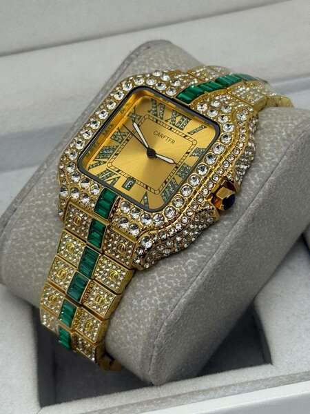 Montre Luxe Étincelante