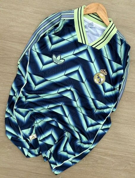 Maillots de Football Adidas