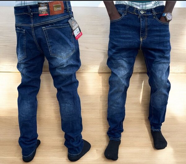 Jeans homme en denim moderne