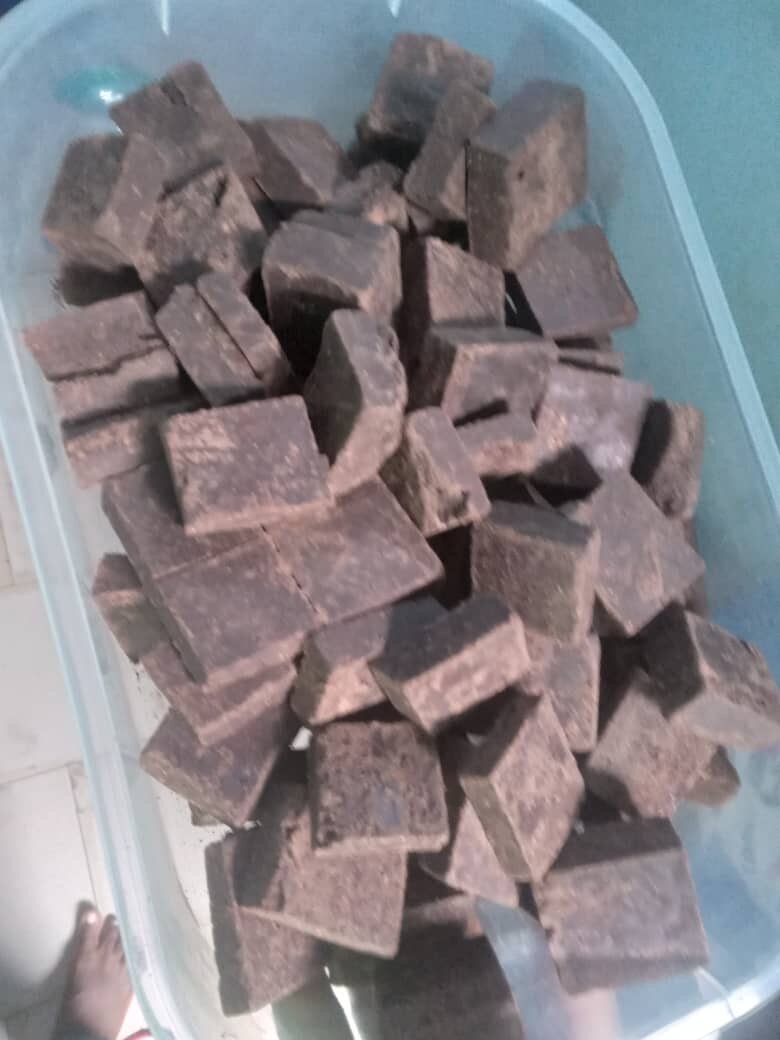 Chocolat noir 10 à 500f