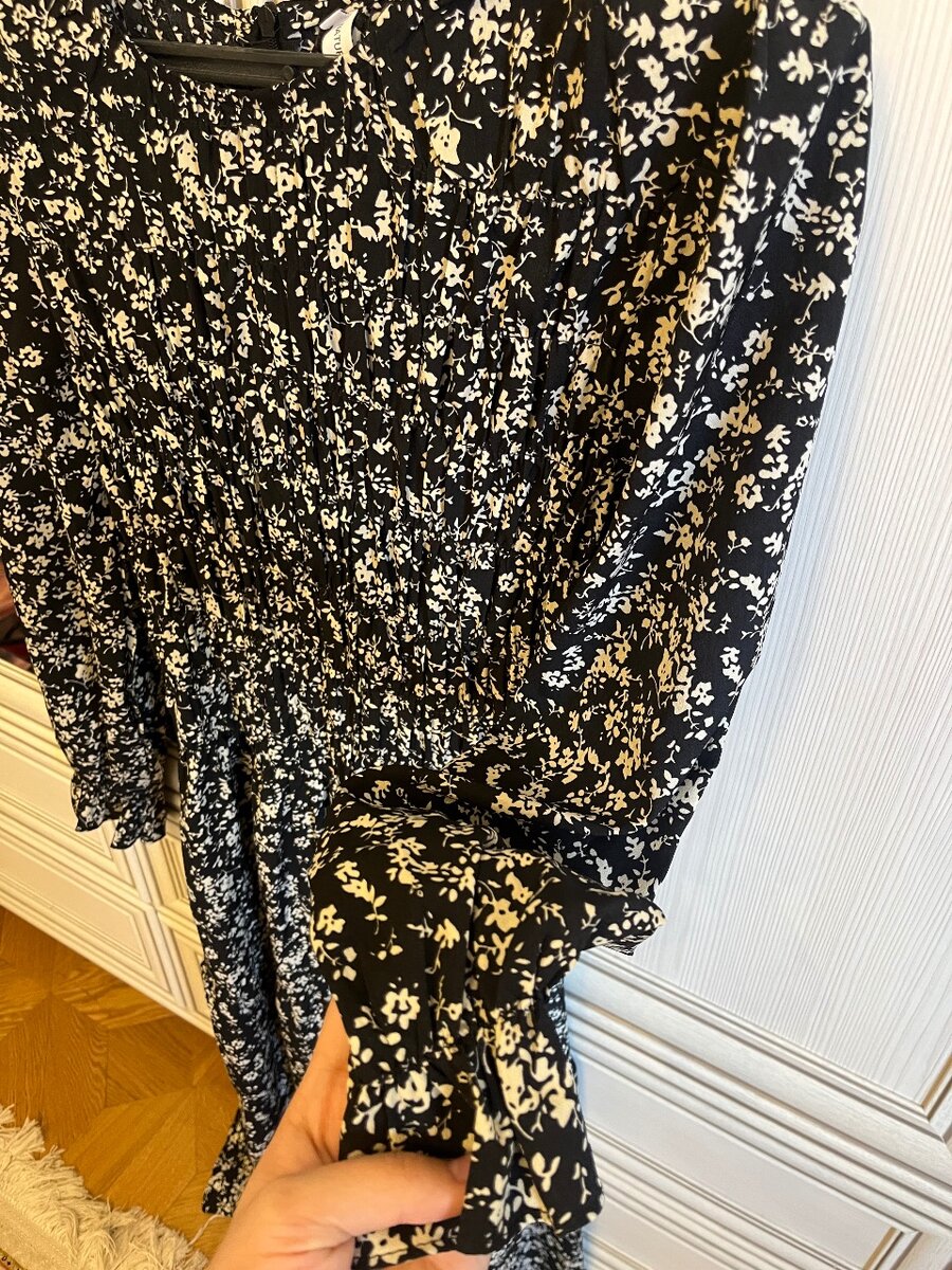 Приталенное платься до колен