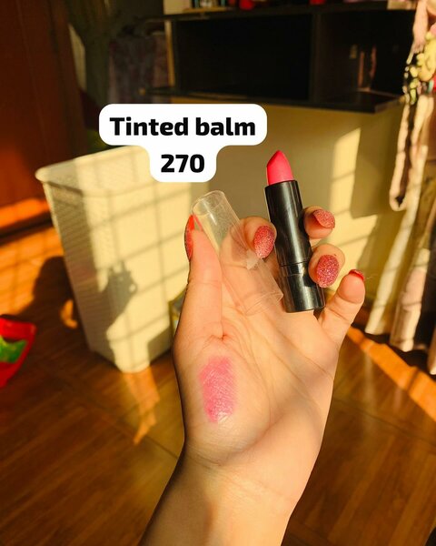 Tinted palm 