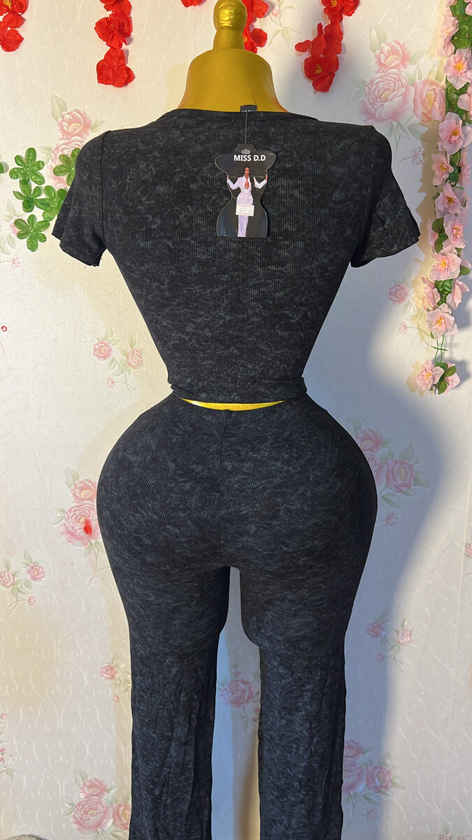 Combinaison moulante noire