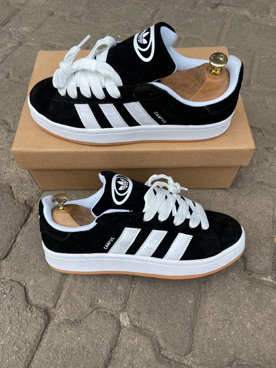 Sneakers noir  en daim campus