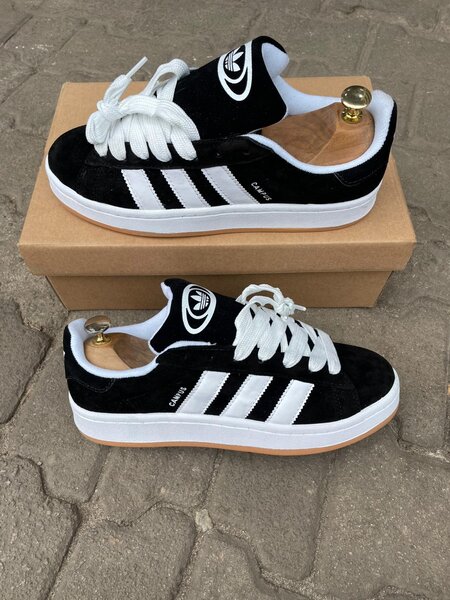 Sneakers noir  en daim campus