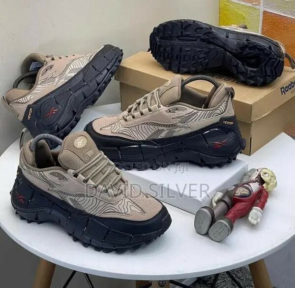 REEBOK  VIBRAIN CLASSIC