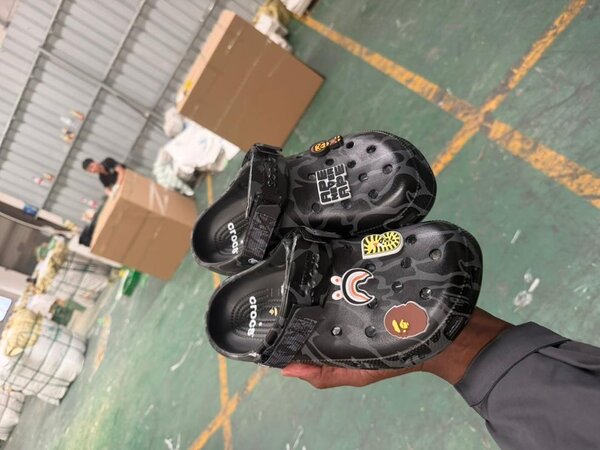 Mules Crocs Unisex Décorés