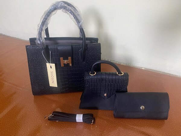 A  3 in 1 ladys hand bag set
