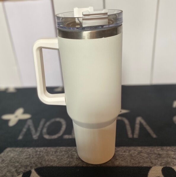 Vacuum cup