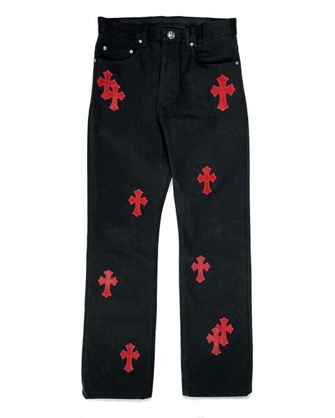 Jeans noirs avec croix rouges