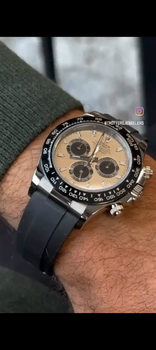 Montres de luxe en acier