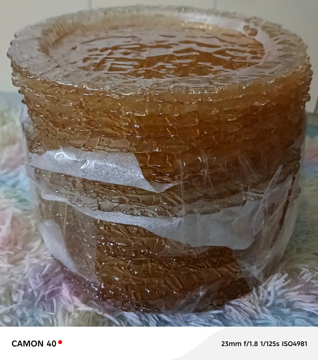 Service d'assiettes en verre