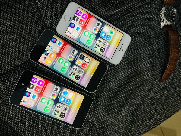 iPhone SE coli 10/10 avec garantie