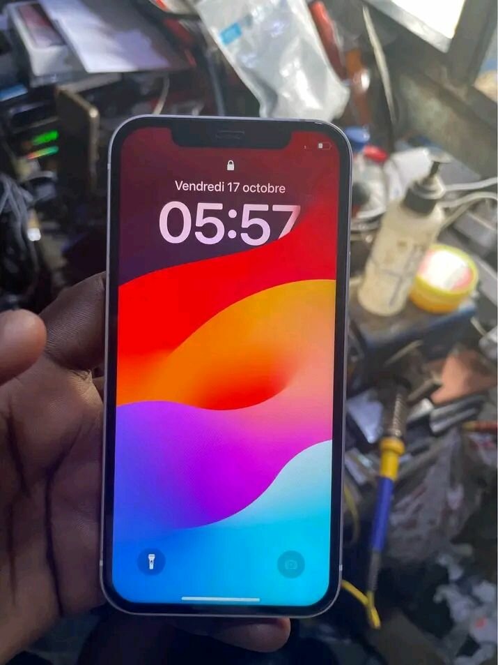 iPhone 12 Blanc 64 Go