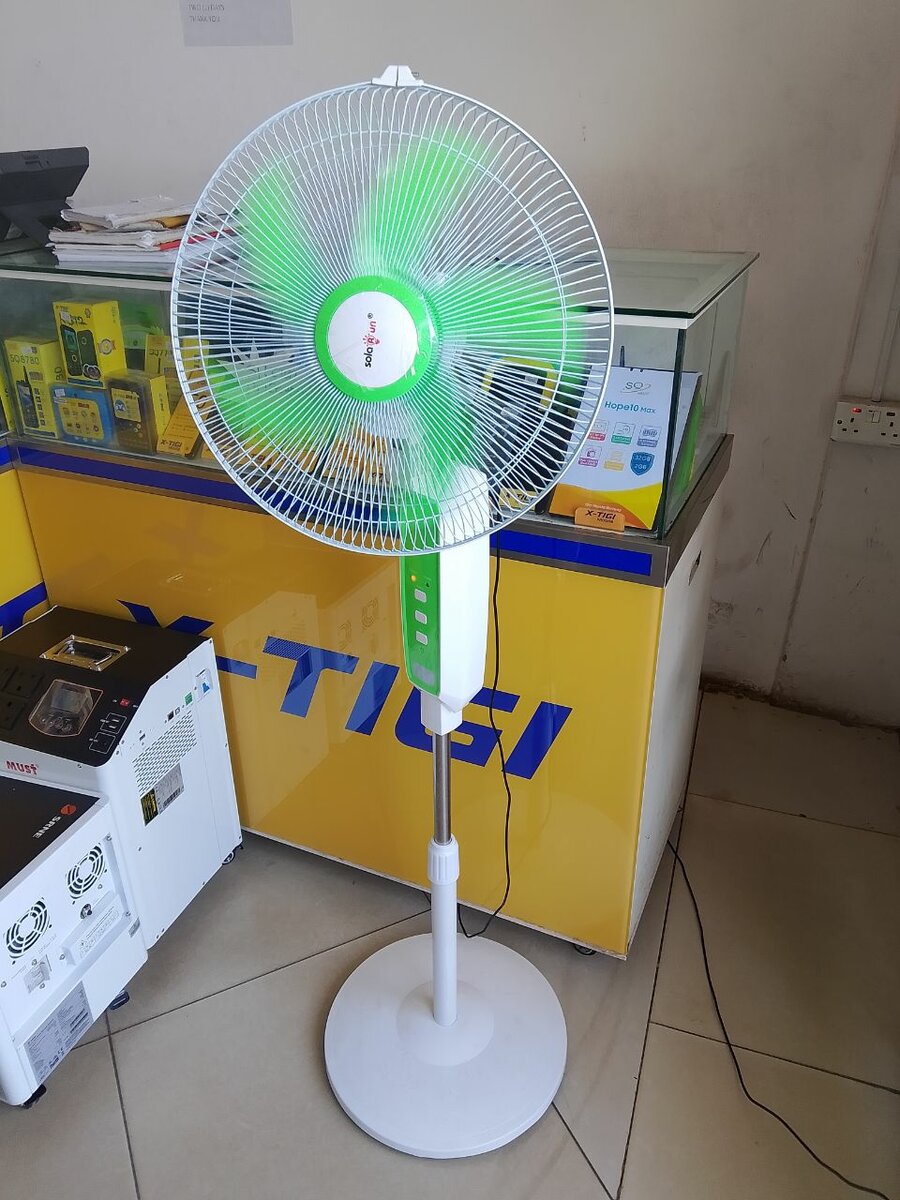 Solar fan