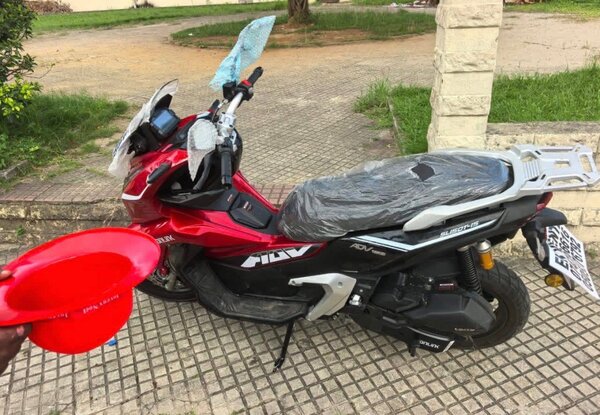 Scooter moderne rouge