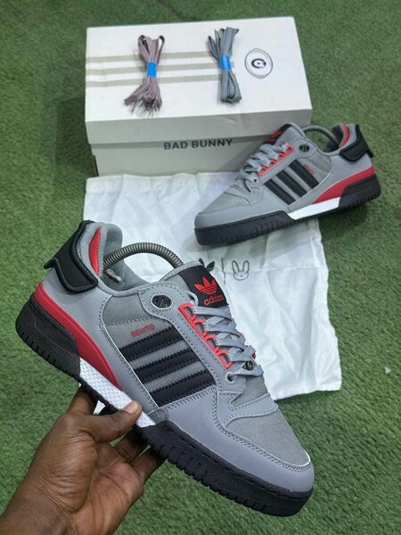 Chaussures Adidas Bad Bunny