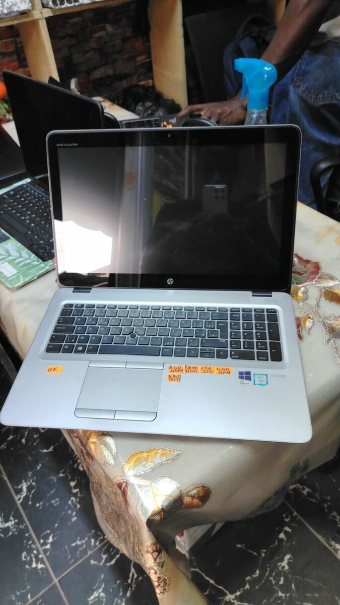 HP EliteBook Ecran tactile I5