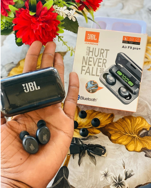 JBL pods