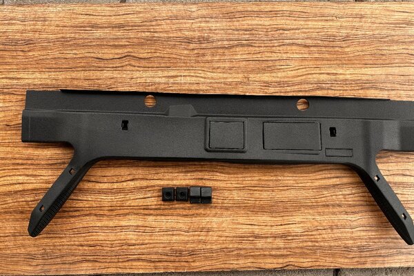 Бабочка багажа Mercedes-Benz W124