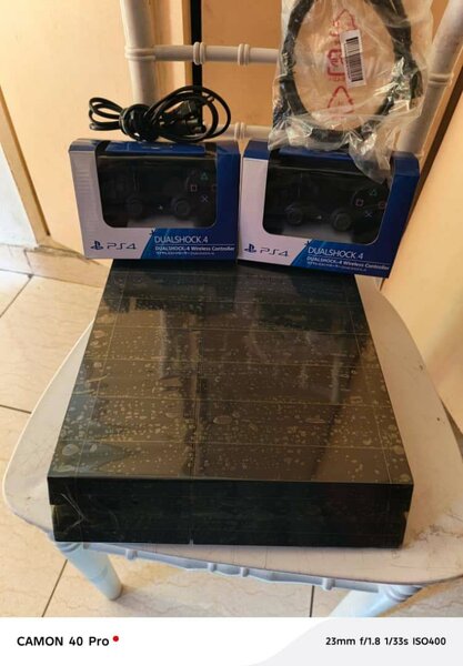 Ps4 craque +2 manettes 10 jeux