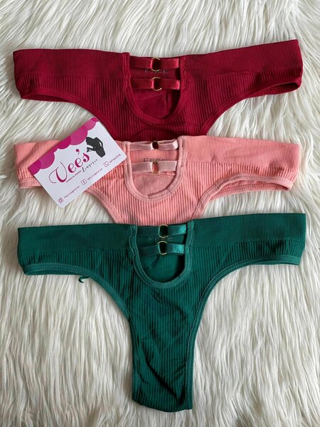 Strings et culottes pour femmes