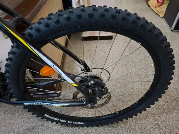 Vélo tout-terrain robuste