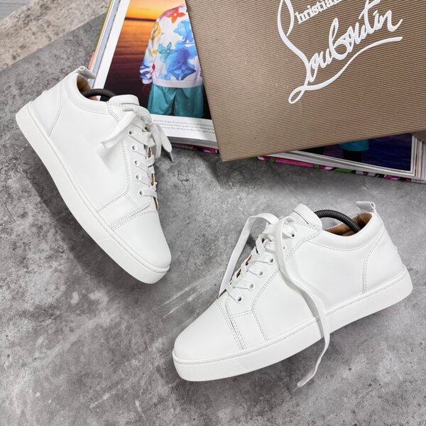 Louboutin blanches en cuir