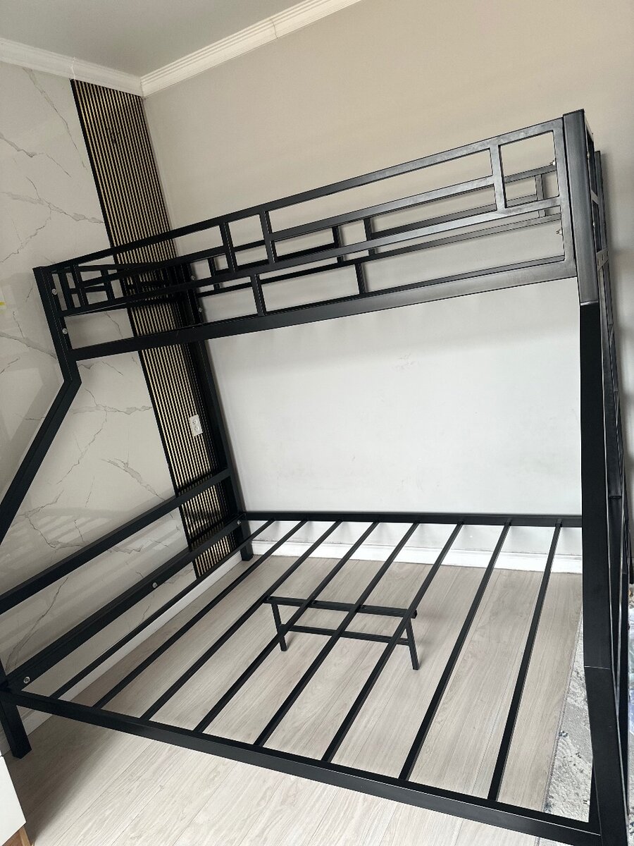 Двухъярусная кровать