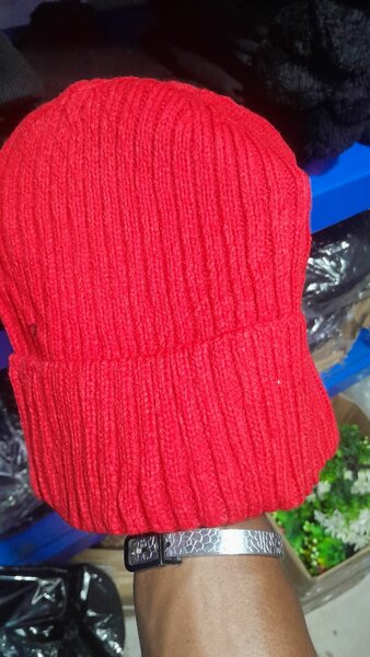 Bonnets en laine sans marque