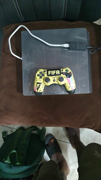 PS4 Slim craquez 500go