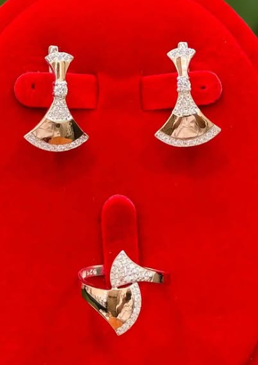 Роскошный комплект