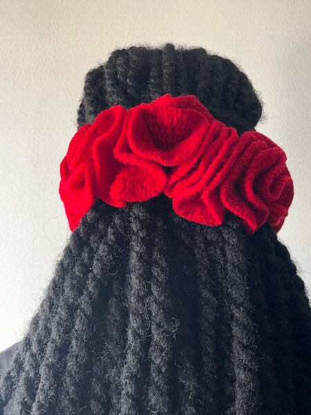 Chouchou en laine fleuri