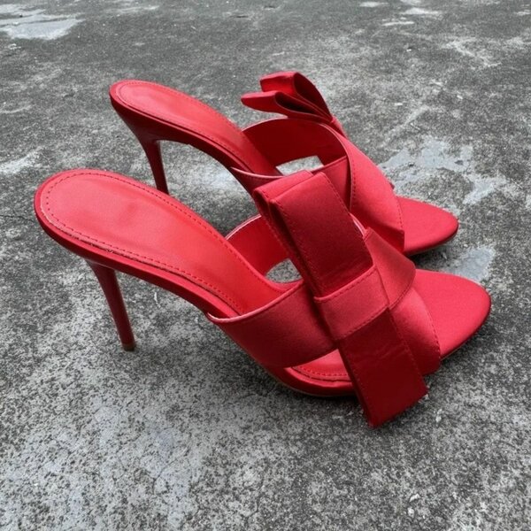 Élégantes Sandales à Talons Hauts