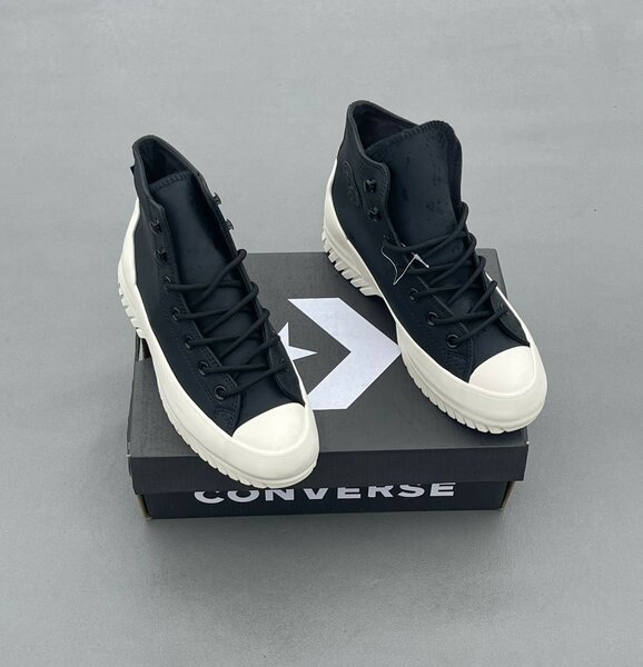 Converse Chuck Taylor High Tops