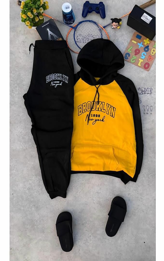 Tenue sport à capuche pour homme