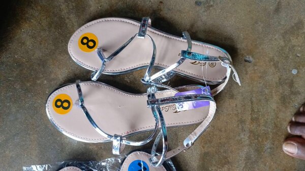 Sandales fermées élégantes