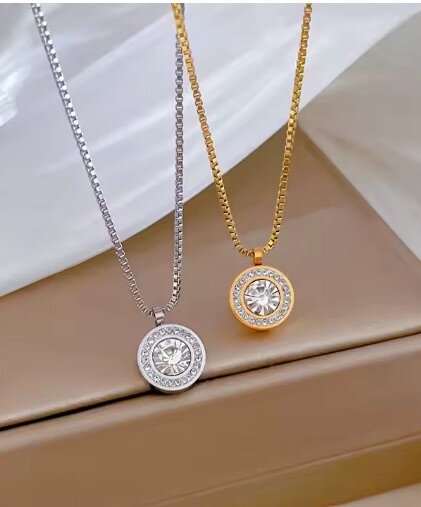 Charmant Collier Soleil et Lune