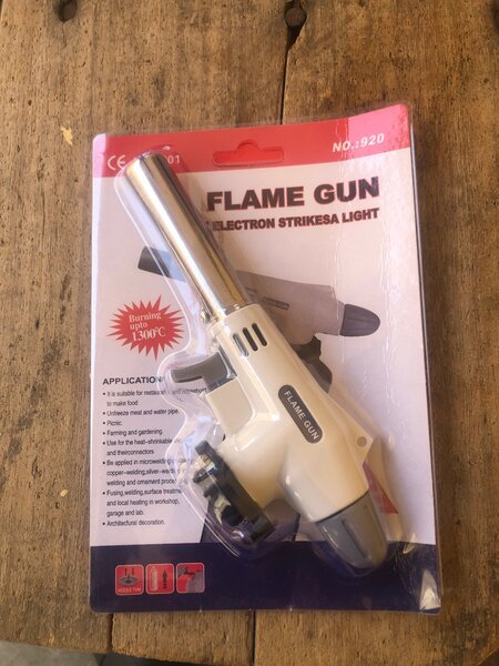 Blow torch with butane gas